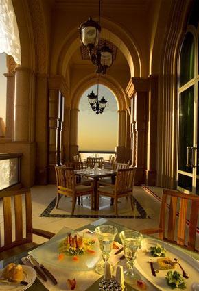 لماذا فندق قصر الإمارات هو خيارك الأمثل؟ 